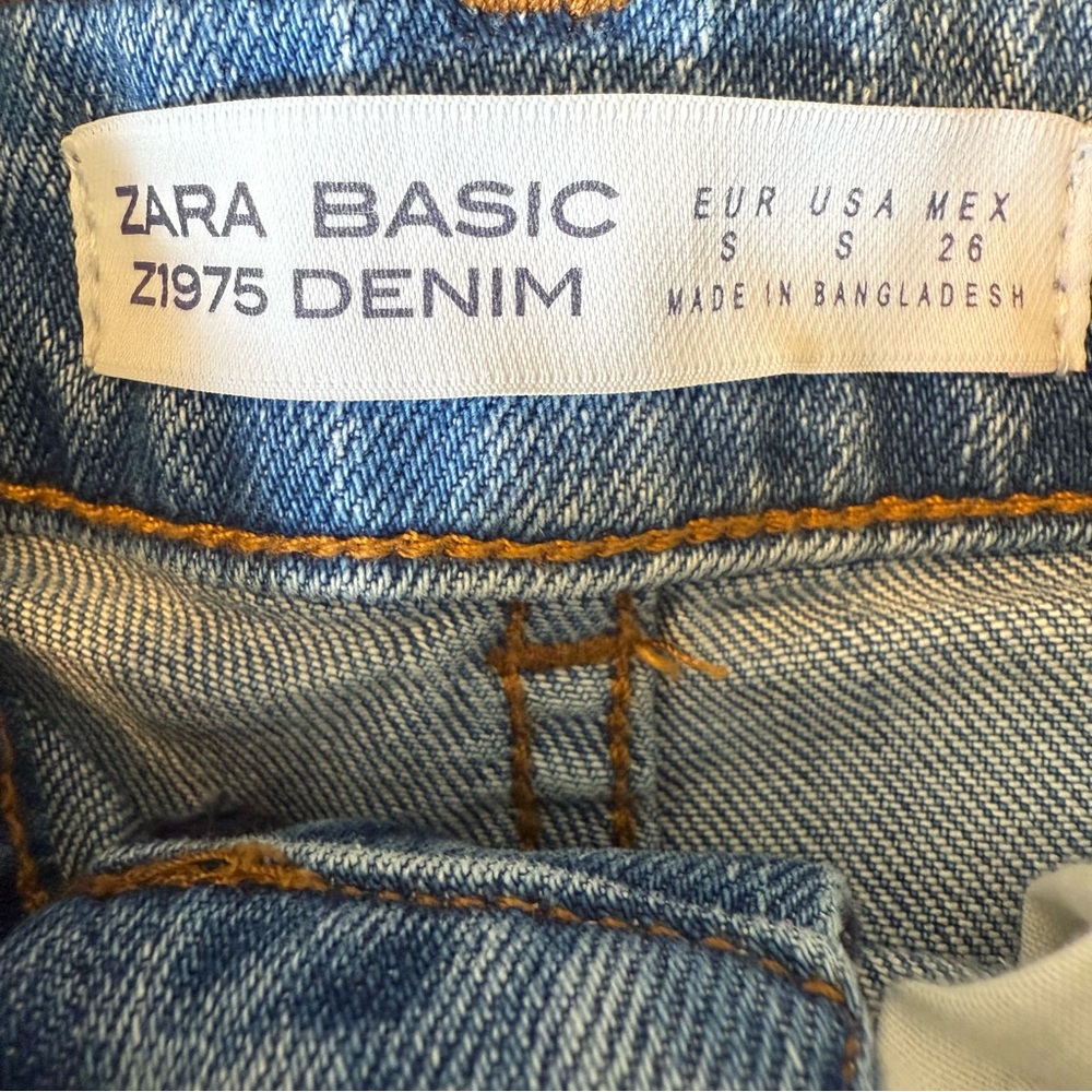 ZARA Z1975 Embroidered Rose Distressed Denim Mini Skirt Size Small - Picture 2 of 9